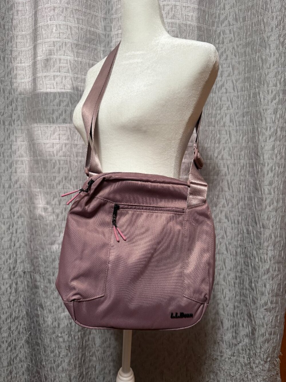 LL Bean Dusty Rose Mauve Nylon Everyday Lightweight Crossbody Travel Bag Purse